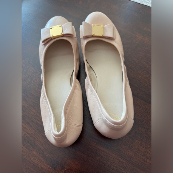 Cole Haan nude leather bow gold detail ballet flat new without box 7.5 - Picture 2 of 5